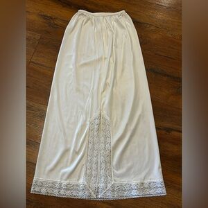 Vintage Petal Sheen Women’s Small Half Slip Slit 33” Long White Lace Intimates